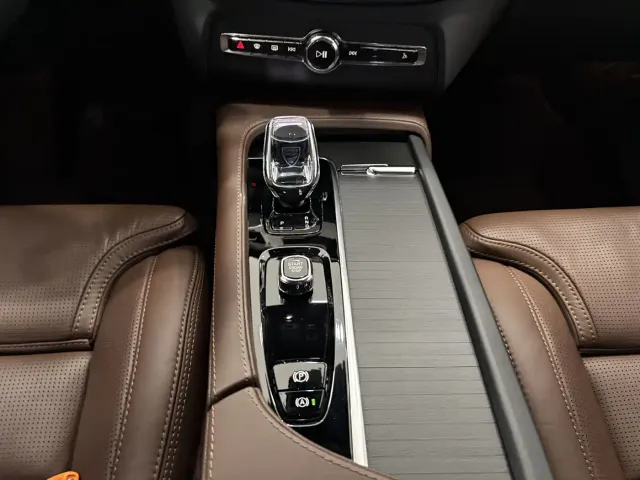 Volvo XC90 — Фото автомобиля 19