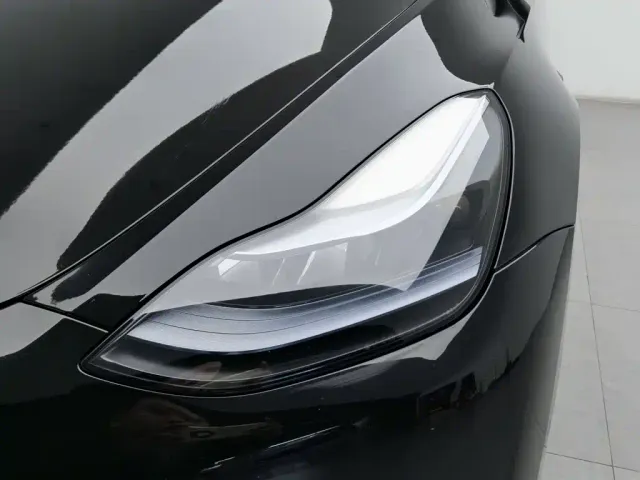Tesla Model Y — Фото автомобиля 7