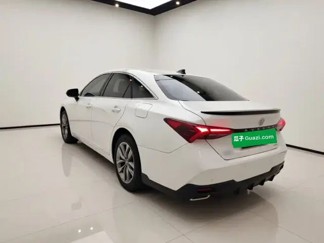 Toyota Avalon — Фото автомобиля 4