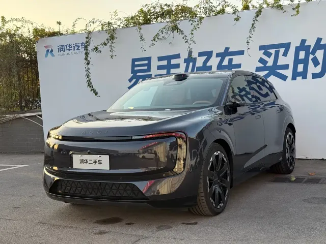 Фотография автомобиля — Audi E7X