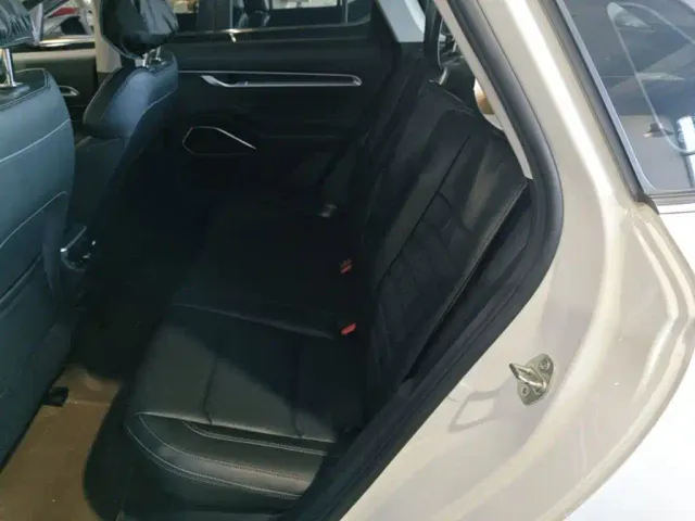 Geely Emgrand — Фото автомобиля 16