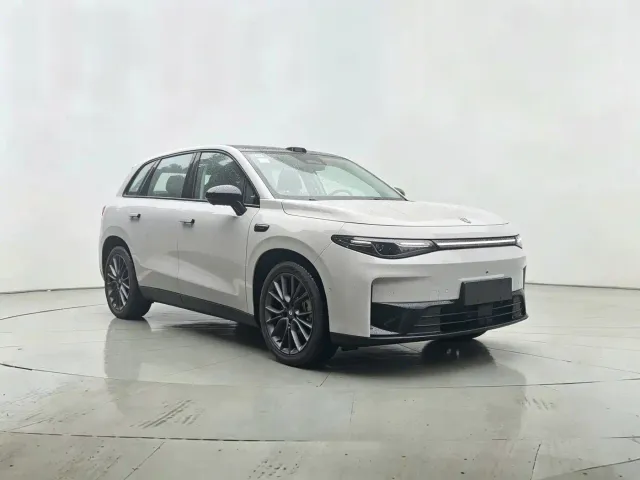 Leapmotor C10 — Фото автомобиля 3