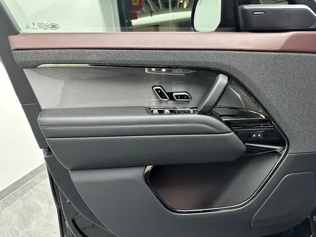 Land Rover Range Rover Sport — Фото автомобиля 15