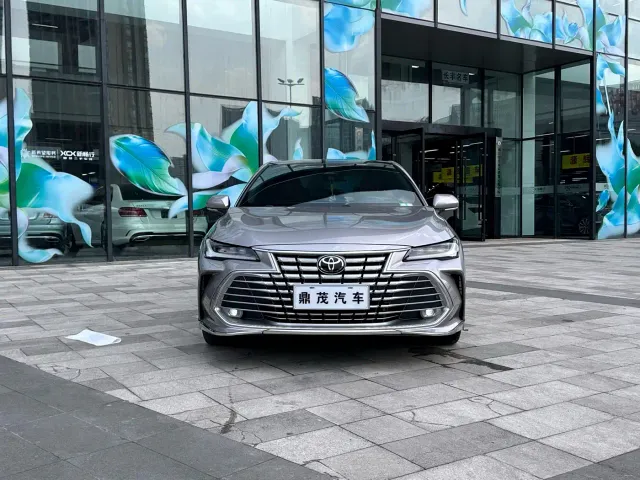 Toyota Avalon — Фото автомобиля 2