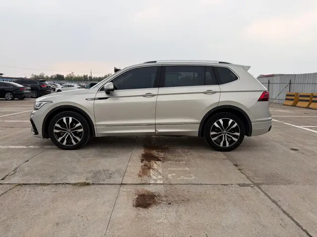 Volkswagen Tiguan L 2022 330TSI Auto 2WD R-Line Premium Edition — Фото автомобиля 3