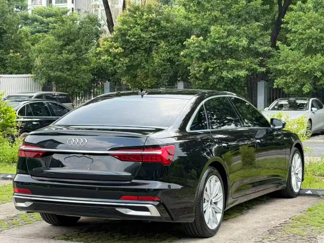 Audi A6L — Фото автомобиля 12