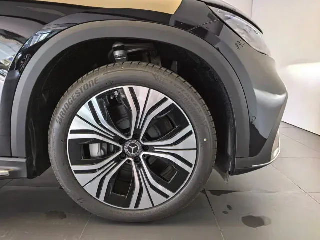 Mercedes-Benz EQE SUV — Фото автомобиля 17