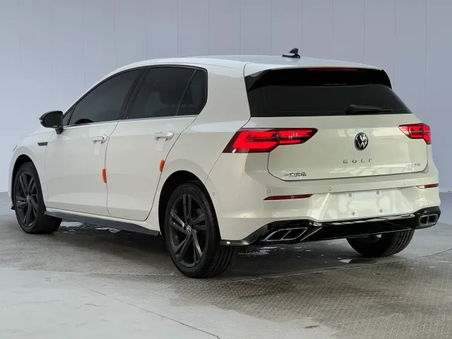Volkswagen Golf — Фото автомобиля 25