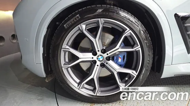 BMW X5 xDrive 40i M Sport — Фото автомобиля 5