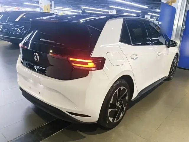 Volkswagen ID.3 — Фото автомобиля 6
