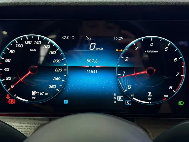 Mercedes-Benz E-Class — Фото автомобиля 7