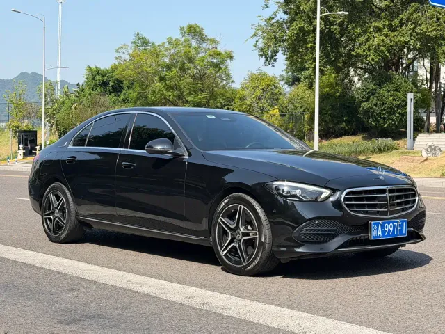 Mercedes-Benz C-Class — Фото автомобиля 2