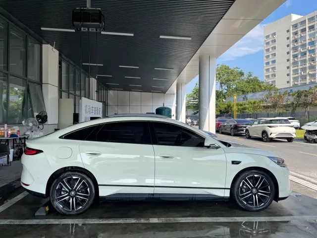 BYD Qin L — Фото автомобиля 3