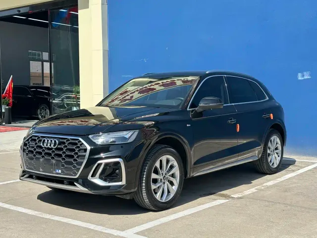 Фотография автомобиля — Audi Q5L