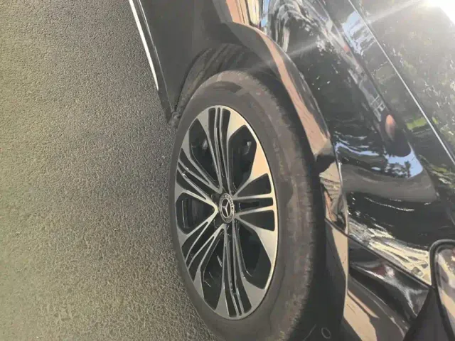 Mercedes-Benz E-Class — Фото автомобиля 6