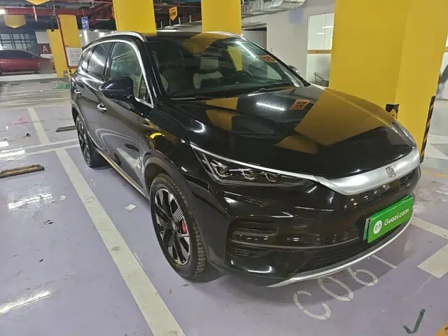 BYD Tang — Фото автомобиля 3