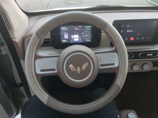 Wuling Hongguang Mini EV — Фото автомобиля 10