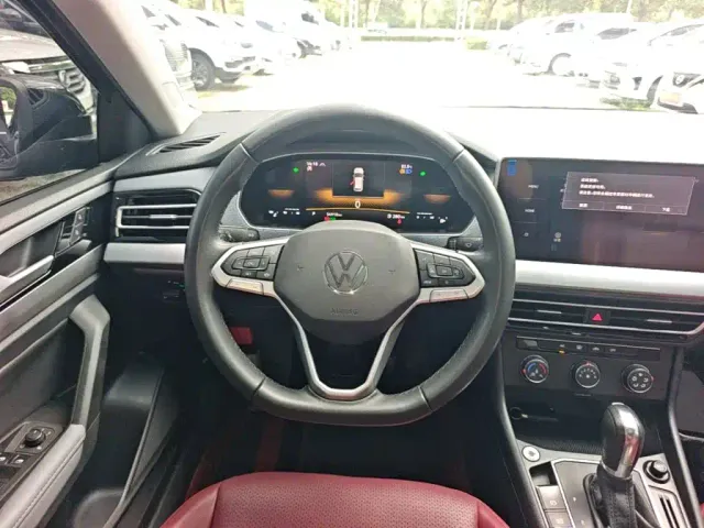 Volkswagen Lavida — Фото автомобиля 10