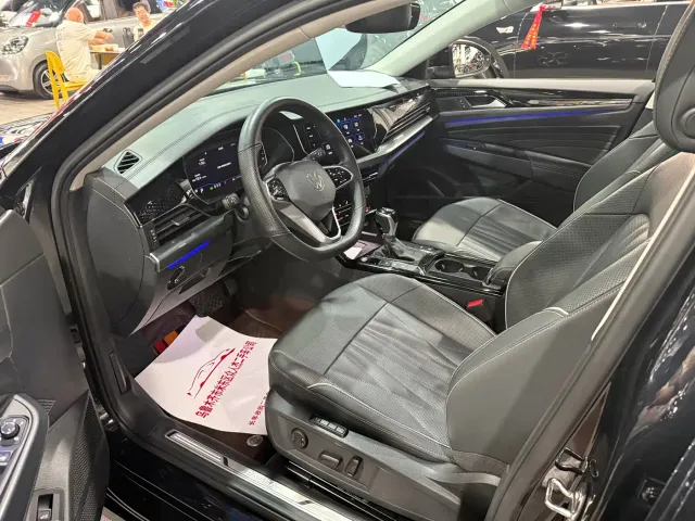 Volkswagen Passat — Фото автомобиля 4