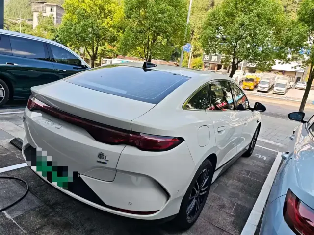 BYD Qin L — Фото автомобиля 6
