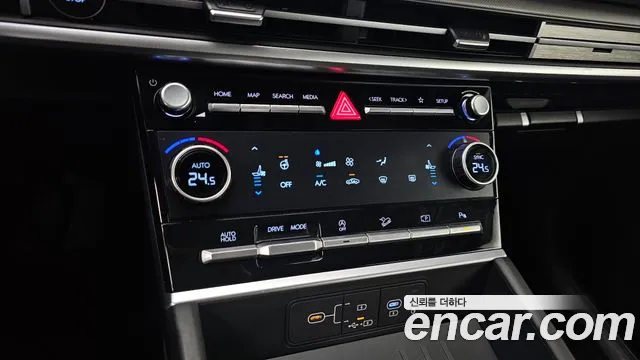 Hyundai Santafe Бензин 2.5T 2WD — Фото автомобиля 17
