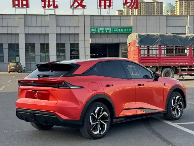 Deepal Deepal S07 2024 215Max Qiankun Intelligent Driving ADS SE Range Extender — Фото автомобиля 9