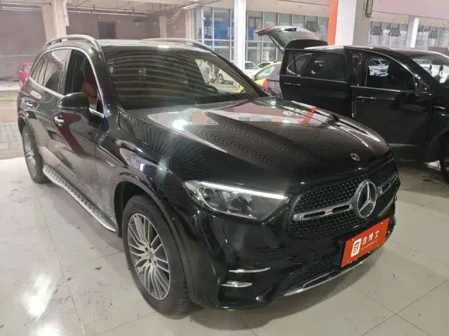 Mercedes-Benz Mercedes-Benz GLC 2026 GLC 300 L 4MATIC Sport 5-Seater — Фото автомобиля 2
