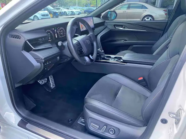 Toyota Camry — Фото автомобиля 9