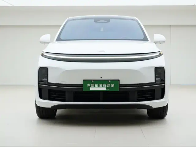 Li Auto L7 — Фото автомобиля 2