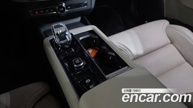 Volvo S90 — Фото автомобиля 9