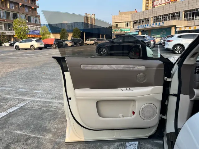 IM Motors LS6 — Фото автомобиля 4