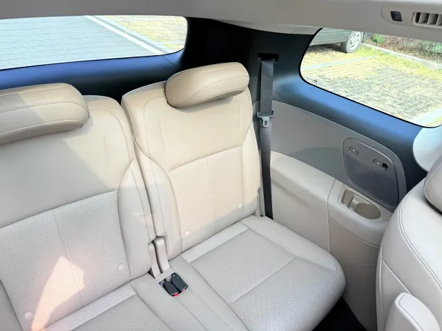Li Auto i8 — Фото автомобиля 19