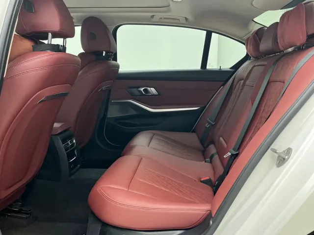 BMW 3 Series — Фото автомобиля 9