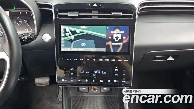 Hyundai Tucson Tucson (NX4) Дизель 2.0 2WD — Фото автомобиля 12
