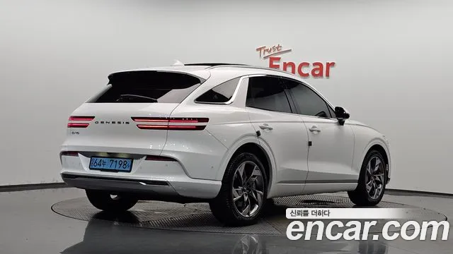 Genesis GV70 Electrified — Фото автомобиля 2
