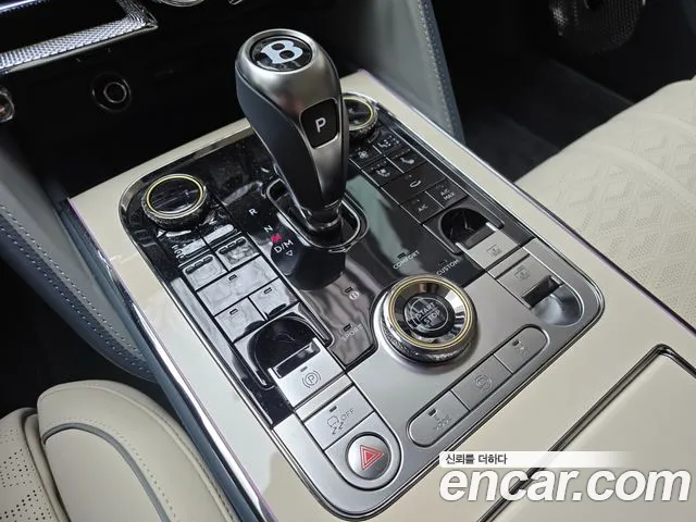 Bentley Flying Spur — Фото автомобиля 13