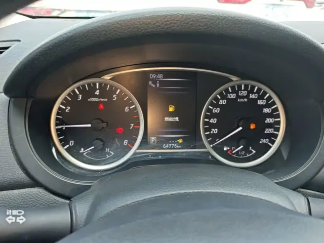 Nissan Tiida — Фото автомобиля 11