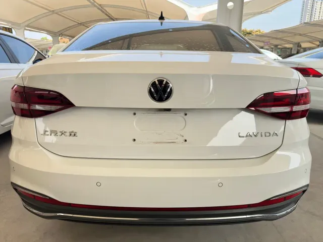 Volkswagen Lavida — Фото автомобиля 14