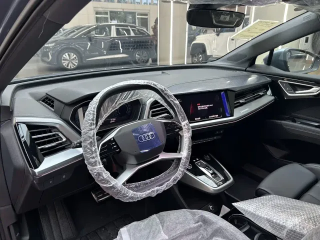 Audi Q4 e-tron — Фото автомобиля 12