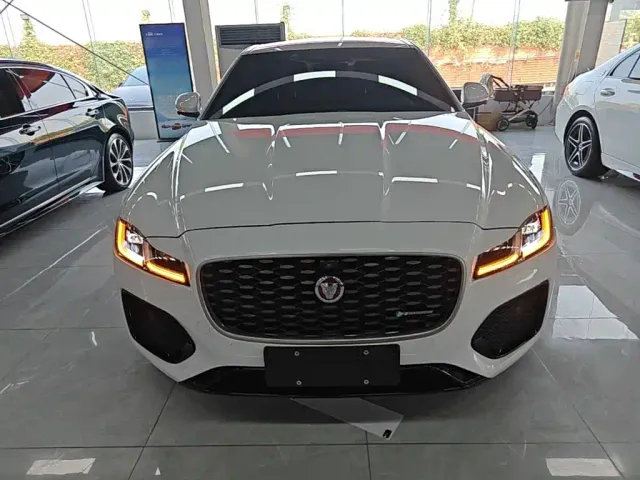 Jaguar XFL — Фото автомобиля 2