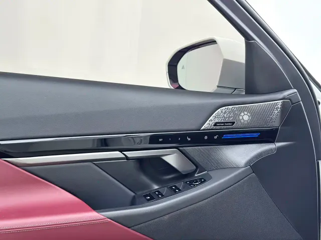 BMW 5 Series — Фото автомобиля 12