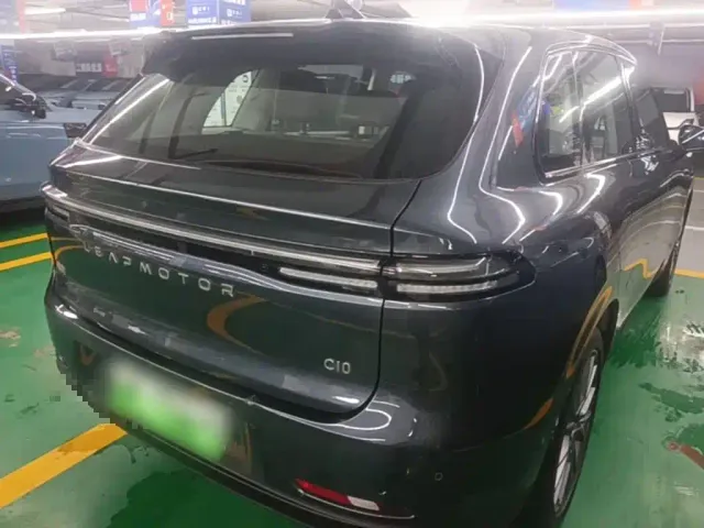 Leapmotor C10 — Фото автомобиля 6