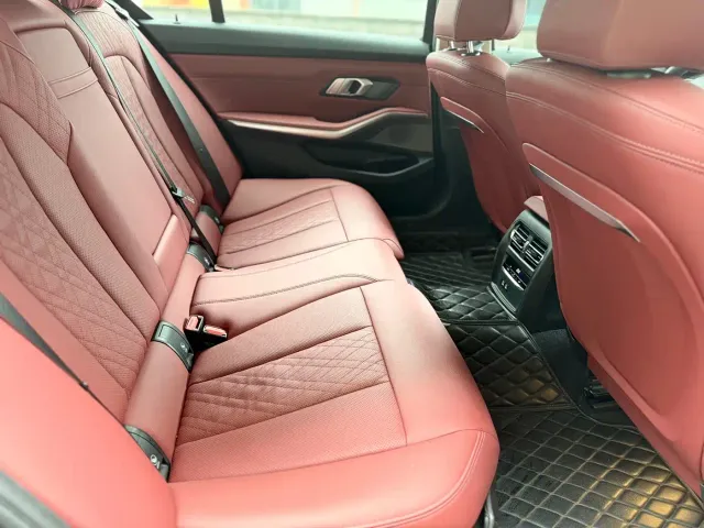BMW 3 Series — Фото автомобиля 12