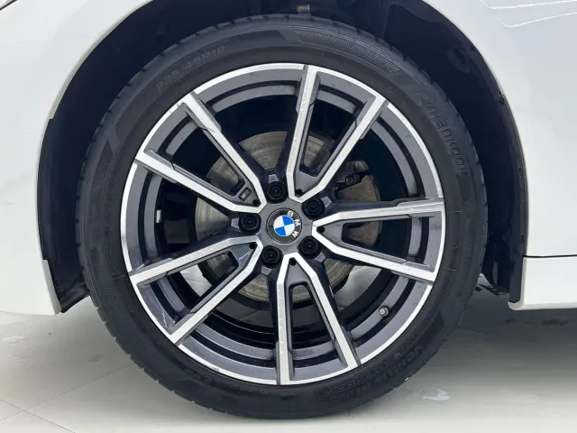 BMW 3 Series — Фото автомобиля 17