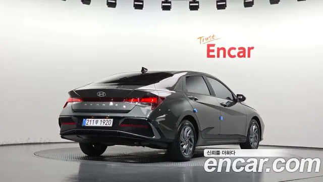 Hyundai Avante CN7 — Фото автомобиля 2