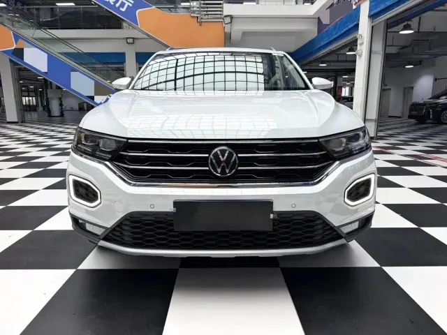 Volkswagen T-Roc — Фото автомобиля 2