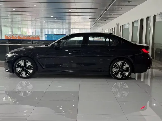 BMW i3 — Фото автомобиля 2