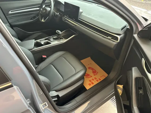 Geely Emgrand — Фото автомобиля 5