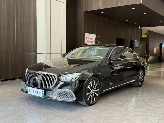 Фотография автомобиля — Mercedes-Benz E-Class