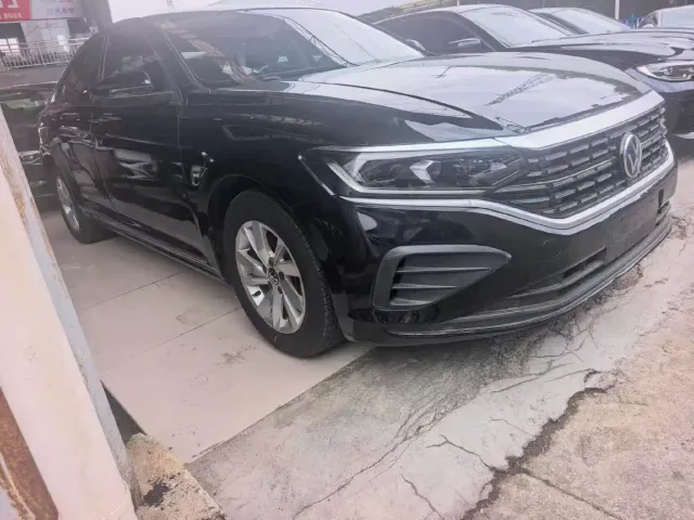 Volkswagen Passat — Фото автомобиля 3